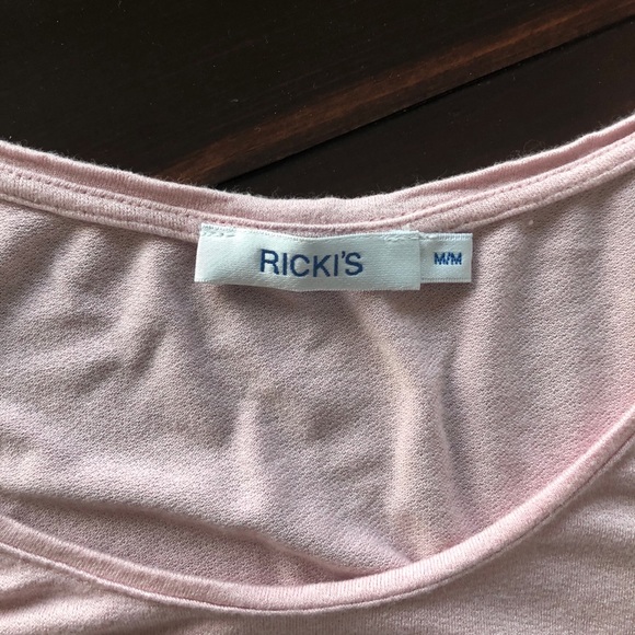 🌿 Soft Pink Ricki’s T-shirt with Knot in front 🌸 - Picture 5 of 5